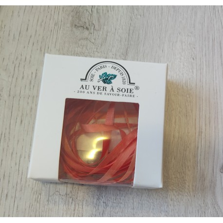 Au ver à soie : ruban de soie coloris dégradé rouge 4 mm